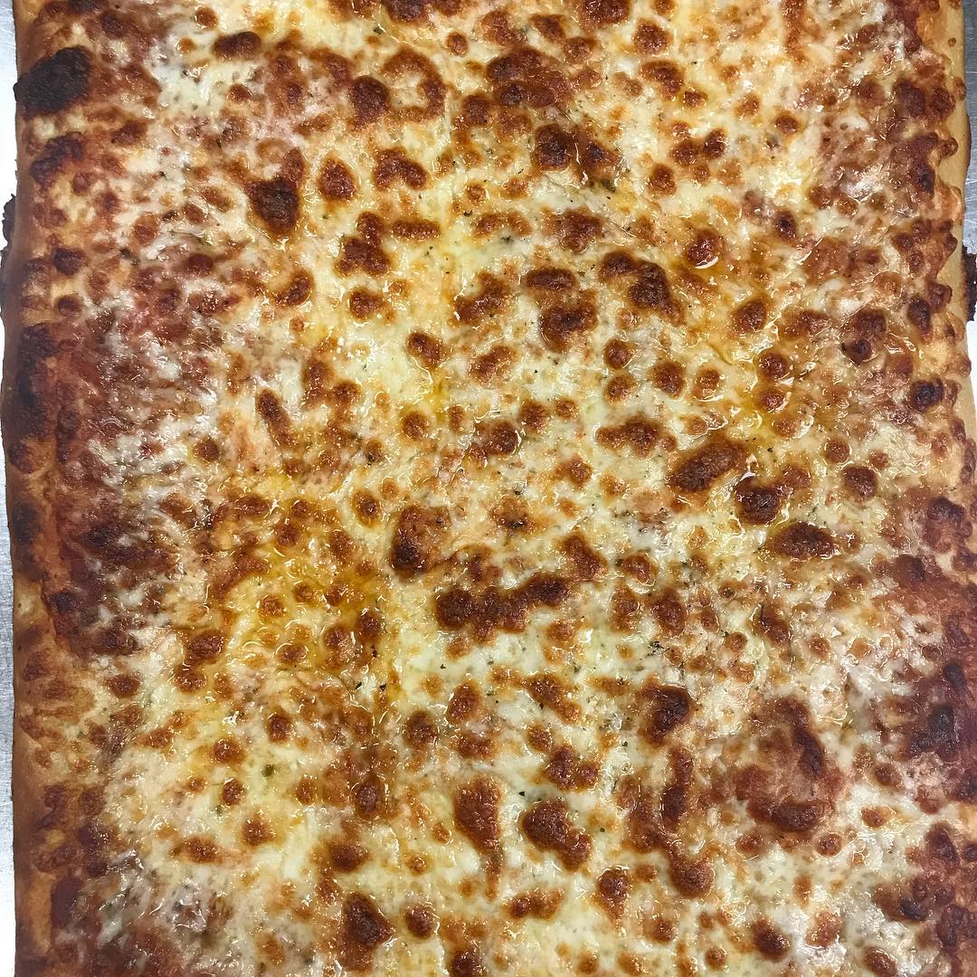 ぷれーんぴざです！ 1/4 sheet Cheese (6 slices) | Naked City Pizza Express